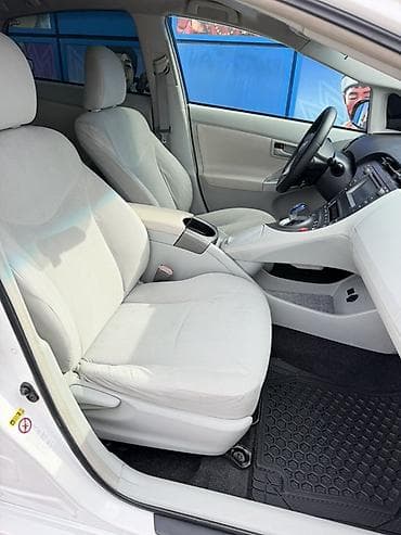 Унаа сатуу: Toyota Prius: 2013 г., 1.8 л, Гибрид, Хетчбек — 7