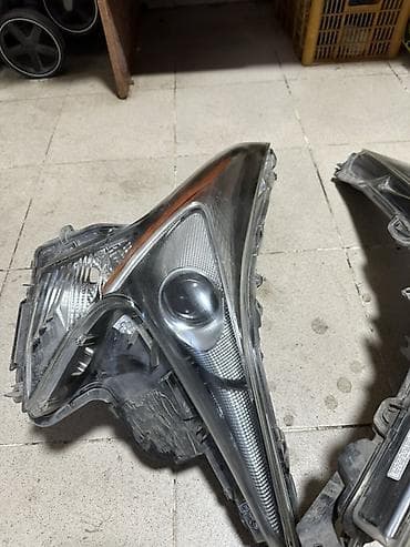 Комплект передних фар Toyota Оригинал