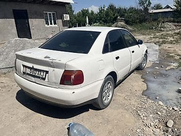 Audi A4: 1995 г., 1.8 л, Механика, Бензин, Седан — 2