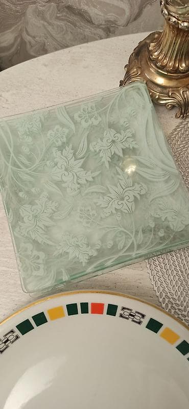 фарфоровый стол: Набор посуды и декора для сервировки стола (разнообразные предметы) — 6