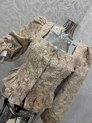 Блуза с объемной фактурной вышивкой - Модель: укороченная блуза/жакет