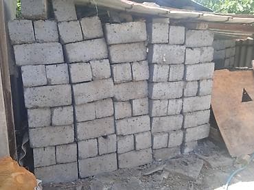 Шлакоблок: Продаю новый качественный шлакоблок 400 шт по 50сом ещё есть — 2