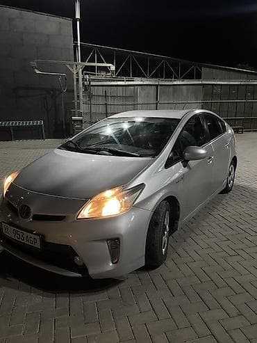 toyota гибрид: Toyota Prius: 2012 г., 1.8 л, Вариатор, Гибрид, Хэтчбэк — 4