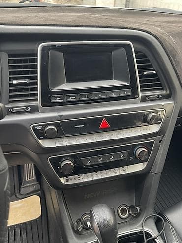 w210 e280: Седан бизнес-класса, серебристый кузов. Основные особенности: - — 2