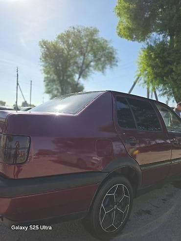 vw: Volkswagen Vento: 1993 г., 1.8 л, Механика, Бензин, Седан — 5