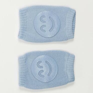 пуховой комбинезон для новорожденных: Набор наколенников "Смайлик", 2 шт., цвет голубой. Наколенники для — 1