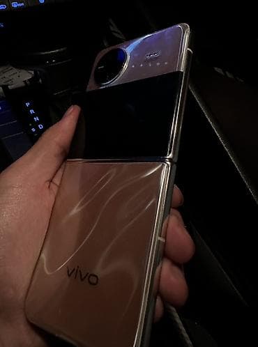 14 про айфон бу: Vivo X Flip, Б/у, 256 ГБ, цвет - Золотой — 1
