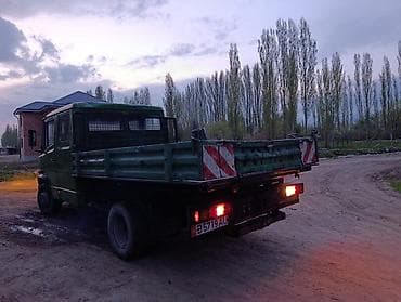 мерс гигант и: Mercedes-Benz : 1991 г., 4 л, Ручные — 4