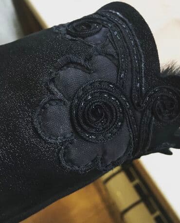 дешево дубленка: Продаю почти новую дублёнку Очень красивая, одевала 2 раза . В — 3