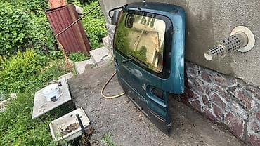 lining pantera: Уплотнитель крышки багажника Mitsubishi, 1996 г., Б/у, Оригинал — 2