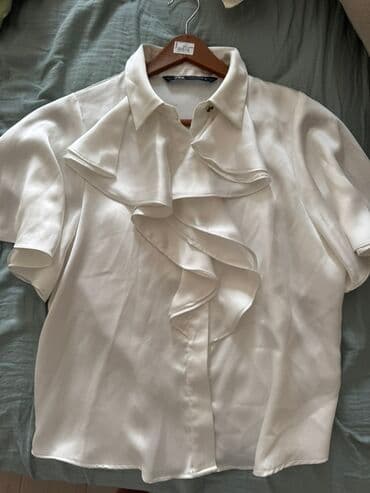 Спецодежда: Блузка ZARA Woman, белая, с короткими рукавами-клеш и крупными — 3