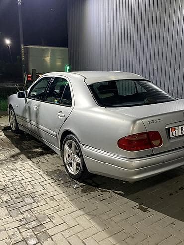 byd e9: Mercedes-Benz E-Class: 1998 г., 2 л, Механика, Газ, Седан — 3