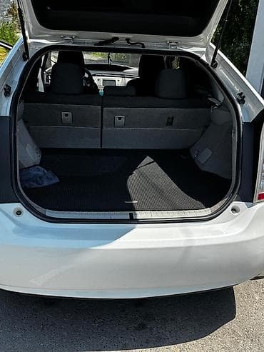 porshe 911: Toyota Prius: 2015 г., 1.8 л, Автомат, Гибрид, Хэтчбэк — 6