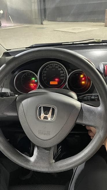 honda fit 1: Honda Fit: 2007 г., 1.3 л, Механика, Бензин, Хэтчбэк — 10