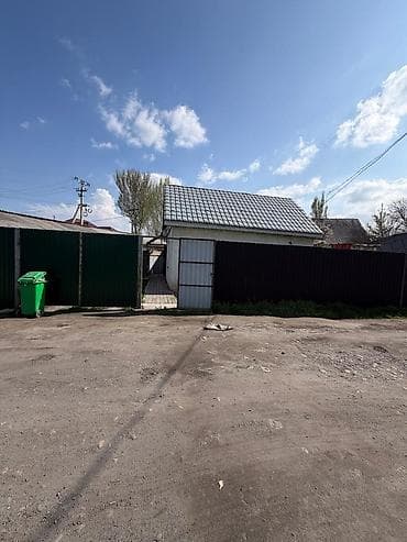 дом в селе дмитриевка: Очень, срочно продаётся дом в начале Маевки. Участок 1.28 сотки по — 2