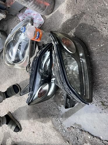 Автозапчасти: Комплект передних фар Toyota — 3