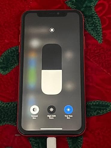 bowers wilkins: IPhone 11, Б/у, 64 ГБ, Красный, Чехол, 71 % — 3