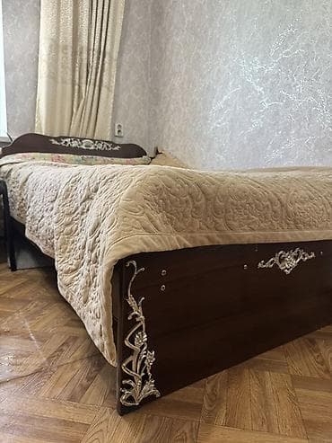 Кровать с декоративным оформлением полуторка - Размер: 125–185 см