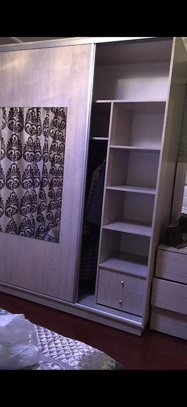 дубовая: Спальный гарнитур, Б/у, Двуспальная кровать, Шкаф, Комод, Другая страна производитель, ДСП, Самовывоз, цвет - Белый — 3