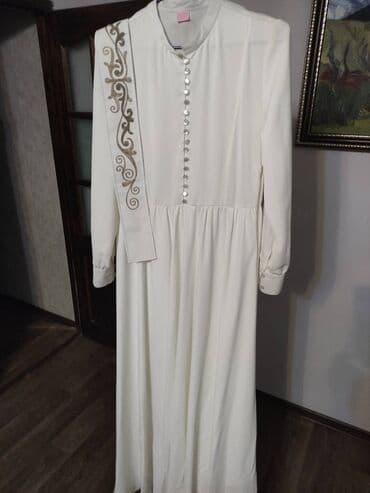 таджикские национальные платья из штапеля: Продаю или на прокат Платье женское из атласа, двойка на кыз узатуу и — 3