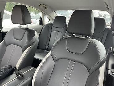 Dongfeng: Dongfeng : 2022 г., Автомат, Электромобиль, Седан — 10