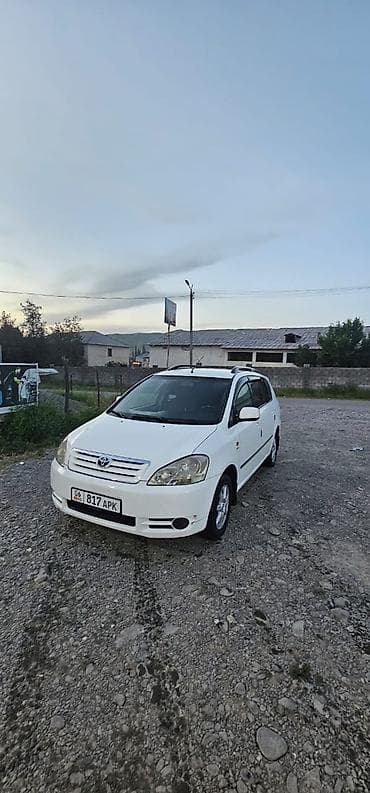 Toyota Avensis Verso: 2001 г., 2 л, Автомат, Бензин, Минивэн