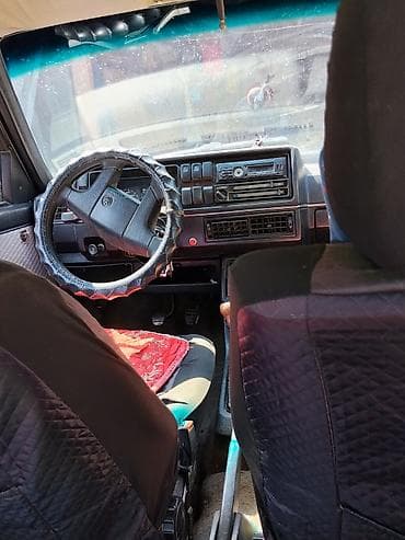 бампер на джетту: Volkswagen Jetta: 1992 г., Седан — 6