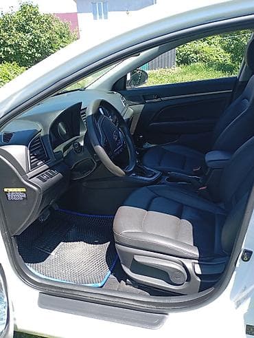 продаю subaru: Hyundai Avante: 2018 г., 1.6 л, Автомат, Бензин, Седан — 3