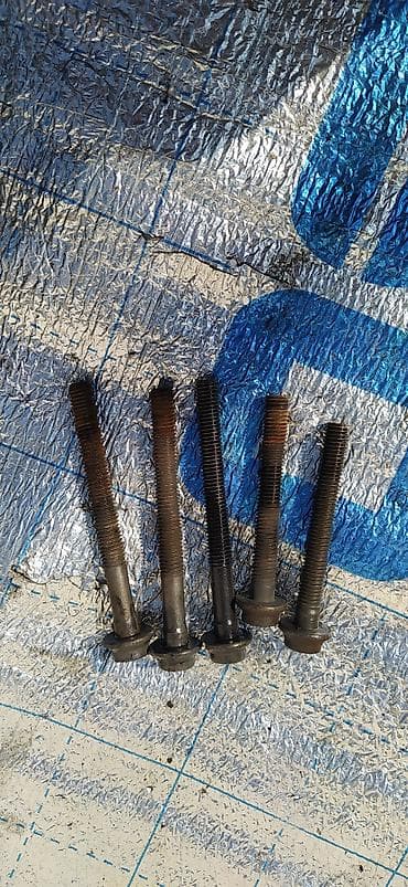 мерс 124 головка: Mercedes-benz 124двигатель 601.602.603. болты головочные компенсаторы — 2