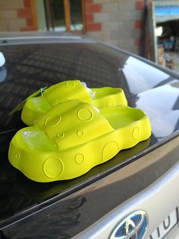 обувь для школы: Босоножки, 36, Crocs, Новый, цвет - Белый, Платная доставка — 2