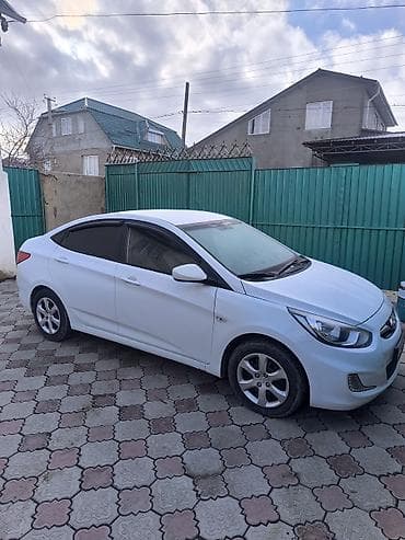 Hyundai Accent: 2015 г., 1.6 л, Автомат, Бензин, Седан