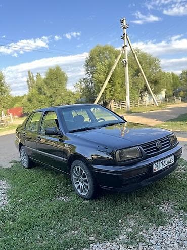 Унаа: Volkswagen Vento: 1993 г., 1.8 л, Кол менен иштөөчү, Бензин, Седан — 1