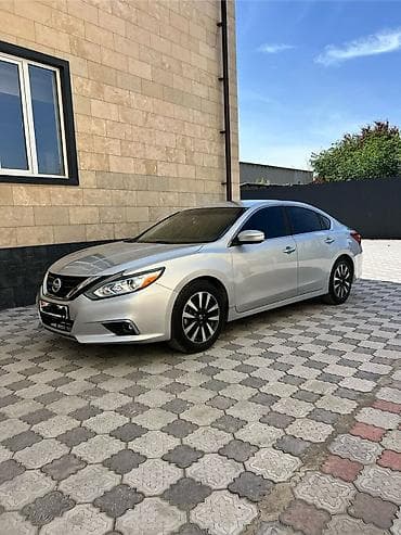 Nissan Altima: 2018 г., 2.5 л, Автомат, Бензин, Седан