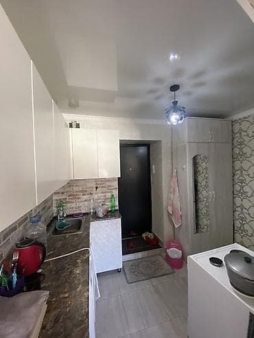 kiralık daire: Продается Общежития 18,6 квМ.бут баардыгы таза.Карасаева 8.(горгаинин — 5