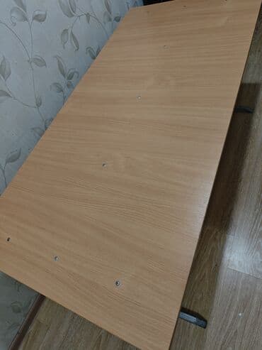 Продаётся стол, 151 длина-73 ширина-71 высота. В отличном состоянии at lalafo.kg Продаётся стол, 151 длина-73 ширина-71 высота. В отличном состоянии