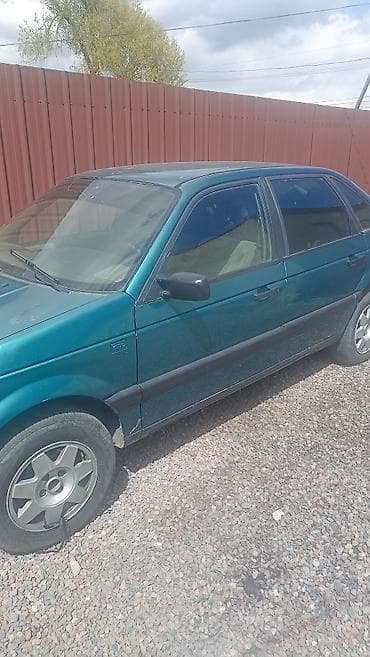 Унаа сатуу: Volkswagen Pointer: 1991 г., 1.8 л, Кол менен иштөөчү, Бензин, Седан — 2