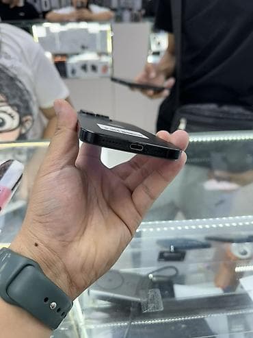 ipad m: IPhone 16 Pro Max, Б/у, 256 ГБ, Графит, Зарядное устройство, Защитное стекло, Чехол, 92 % — 2
