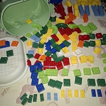 логика: Конструктор крупный для детей с контейнером на колёсиках. мне — 2