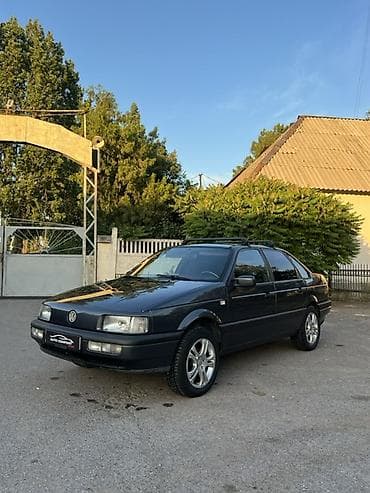 кузов автомобиля: Volkswagen Passat: 1990 г., 1.8 л, Механика, Бензин, Седан — 9