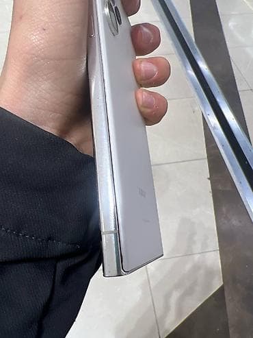 11 mini: Samsung Galaxy S23 Ultra, Б/у, 256 ГБ, цвет - Белый, 2 SIM — 4