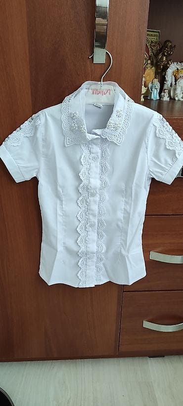 рубашки женские в школу: Продаю новые блузки для школы, размер 34, каждая блузка по 450 сом — 2