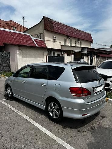 Toyota Ipsum: 2002 г., 2.4 л, Автомат, Бензин, Минивэн — 2