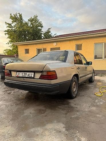 motor fit 2004: Mercedes-Benz E-Class: 1988 г., 2.3 л, Механика, Бензин, Седан — 3