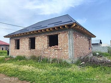 кок жар ул тулеева: Продаётся одноэтажный дом (коробка) из кирпича. Характеристики: - — 7