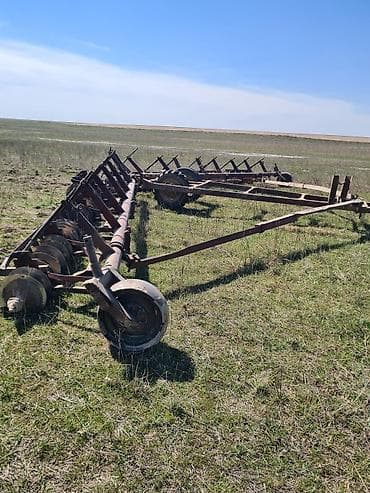 калеса на фит: Диски лущильник, захват 12 метров Описание: - Многоступенчатая — 1