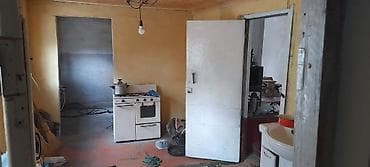 жаны уйлор: Уй сатылат, ананьеводо. 3 спальня, 3.3 ко 9 метр чон зал, чон — 5