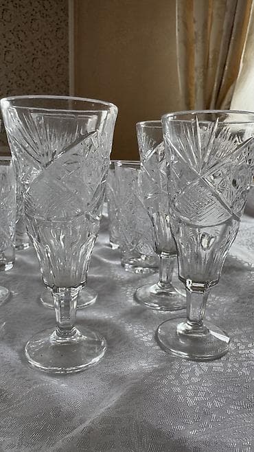 Хрустальные рюмки советские 
 3 вида общее количество 16 шт