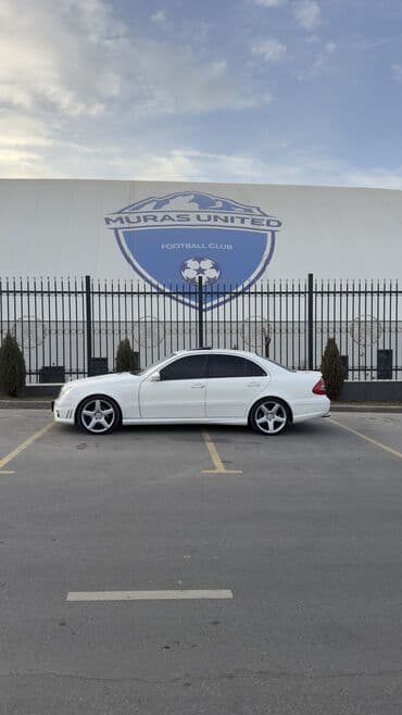 дом на обмен: Mercedes-Benz E-Class: 2005 г., 5.5 л, Автомат, Бензиновая, Седан — 2