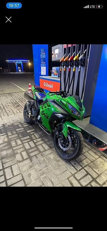 Спортбайк Kawasaki, 250 куб. см, Бензин, Взрослый