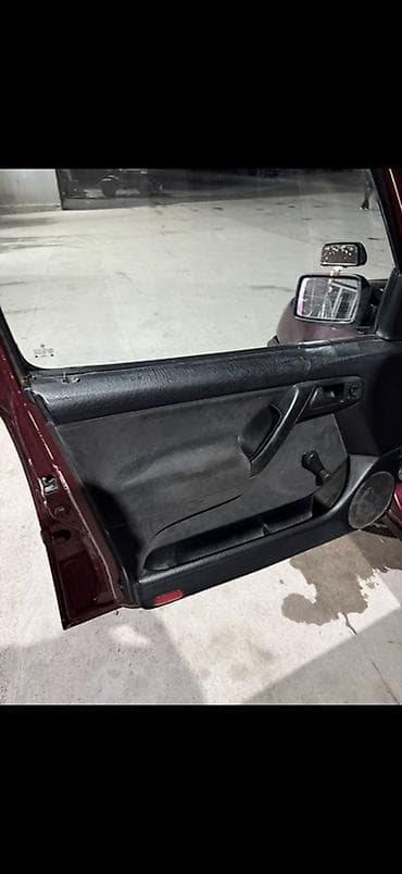 camry 2020: Volkswagen Golf: 1993 г., Механика, Хэтчбэк — 8